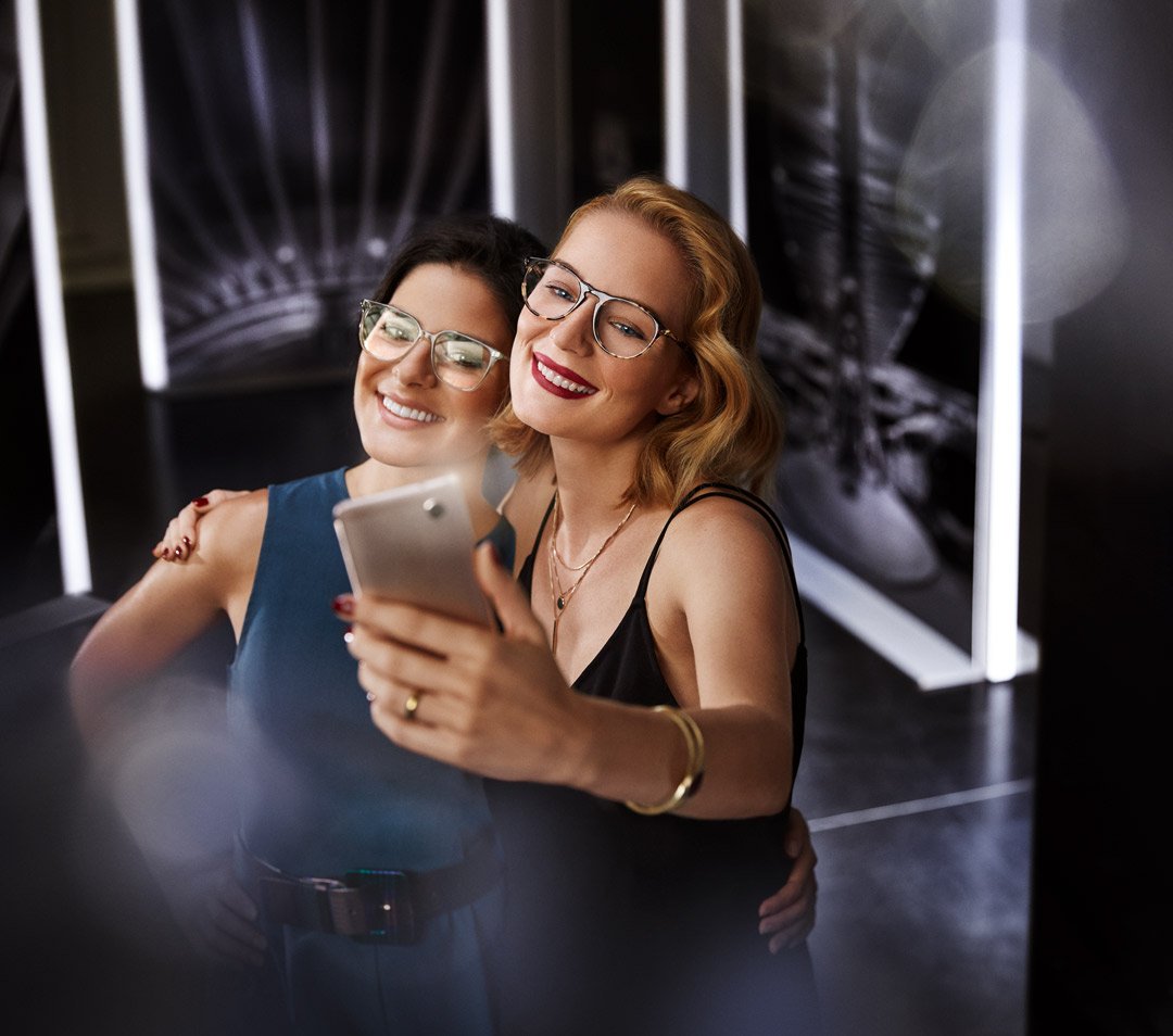 Essilor Crizal UV Sapphire lenses selfie